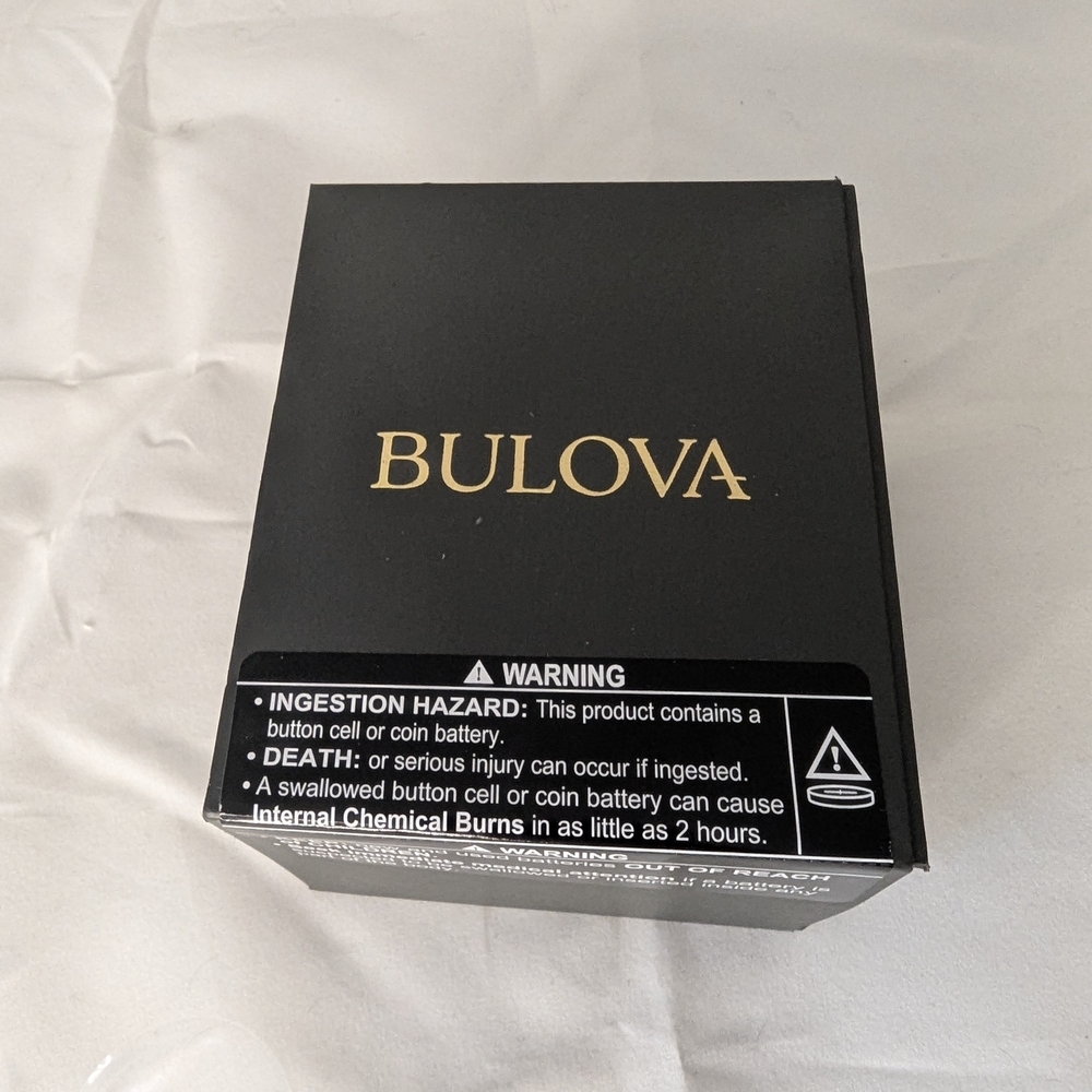 Elegant Bulova Silver Tone Watch with Black Leather Strap - Picture 11 of 11